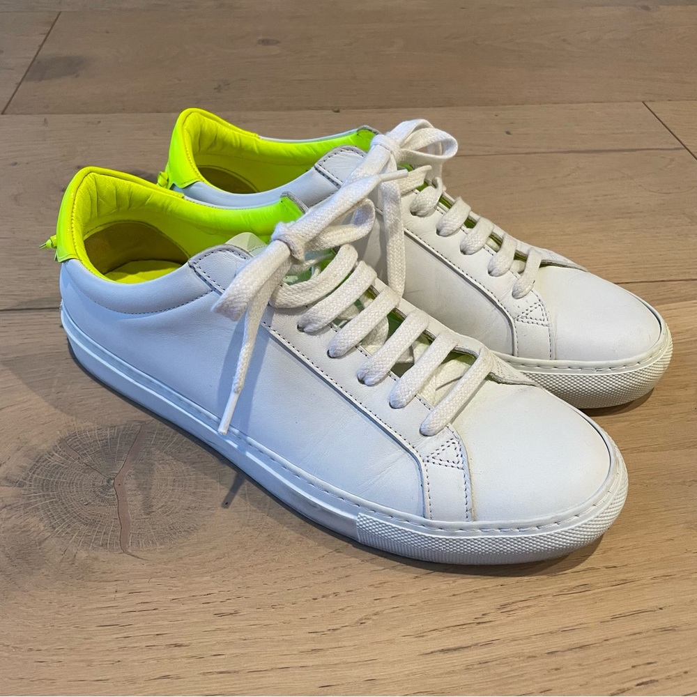 Givenchy white leather sneakers sz. 39